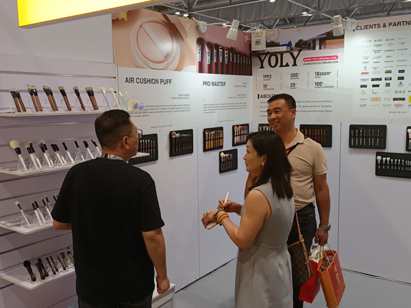 Cosmopack Asia 2024 der Yoly Group Beauty Supply Chain im asiatisch -pazifischen Raum kam erfolgreich zu dem Schluss