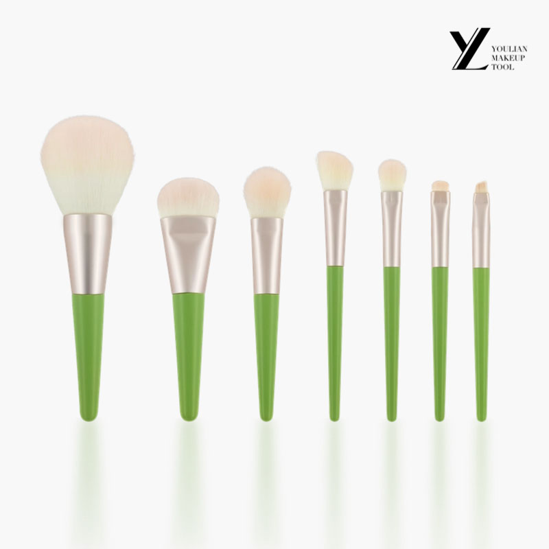Blumenrhythmus -Make -up -Pinsel